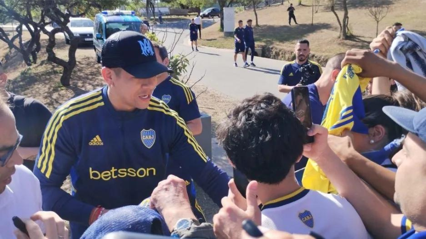 Recibido por una multitud, el finalista de América ya está en Córdoba