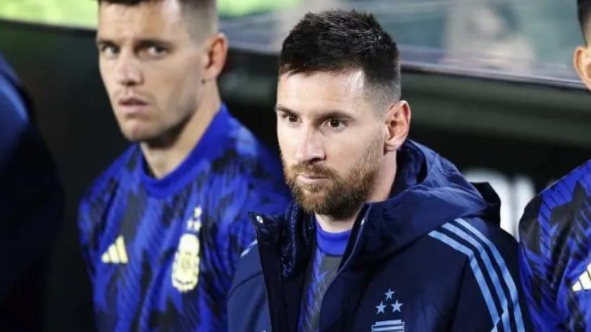 A la espera de Messi, la Selección Argentina vuelve a entrenar con mira en Perú.