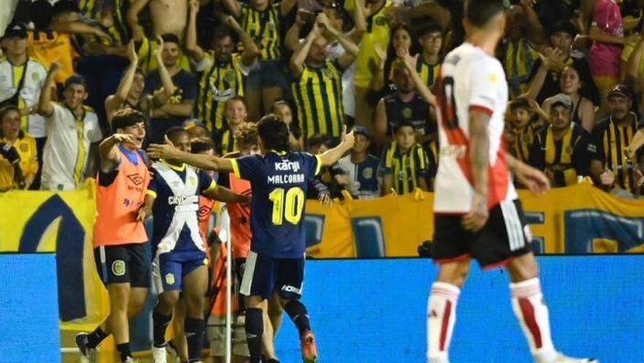 Rosario Central se lo dio vuelta un River desdibujado y Boca complica su llegada a la Libertadores 2024 por la tabla anual.