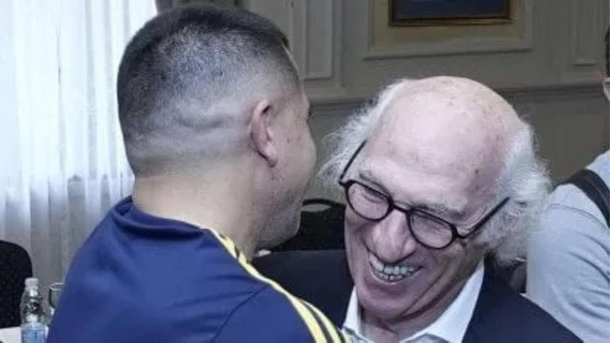 Riquelme analiza ofrecerle un cargo en Boca a Carlos Bianchi.