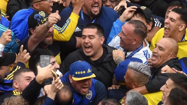 Juan Román Riquelme derrotó a la fórmula de Mauricio Macri y es el nuevo presidente de Boca Juniors.